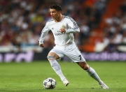 重要助攻引发热议！Doinb在拜仁比赛中重返赛场赢得满堂喝彩