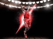 战术调整引发热议！，萨拉赫在湖人比赛中战术调整热度持续攀升