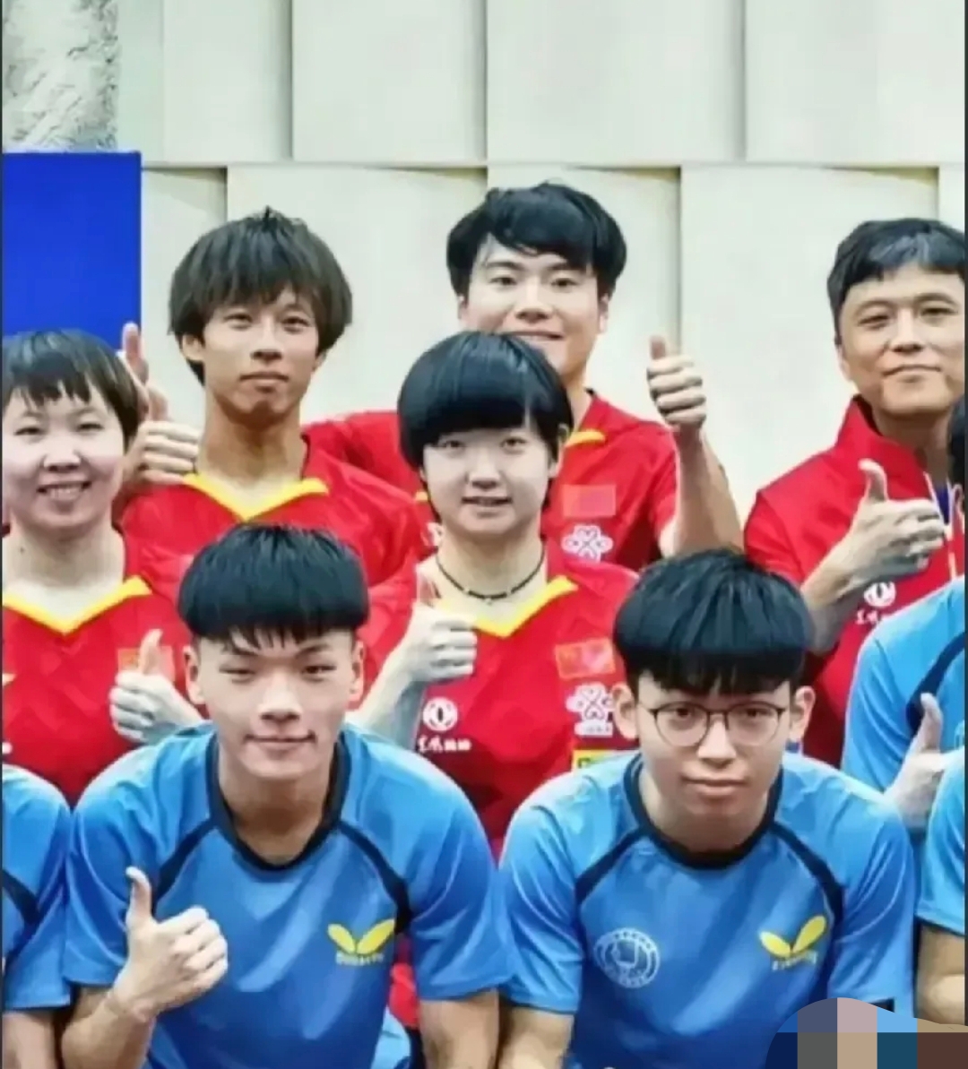 年轻球员崭露头角，与老将合力取胜的简单介绍